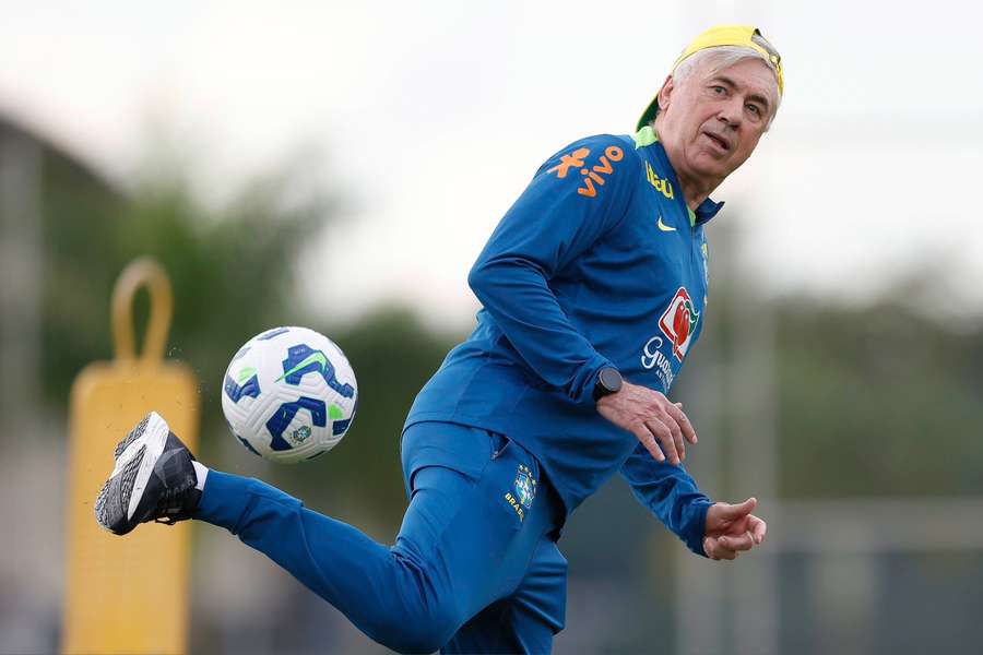 Ancelotti em treino da Seleção no CT Joaquim Grava Ancelotti em treino da Seleção no CT Joaquim Grava