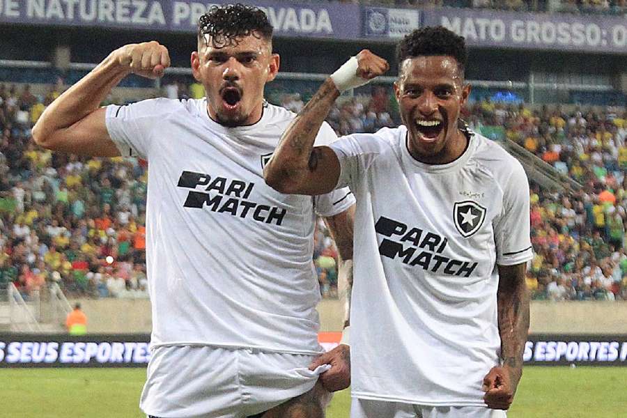 Tiquinho Soares celebra mais um golo no Brasileirão