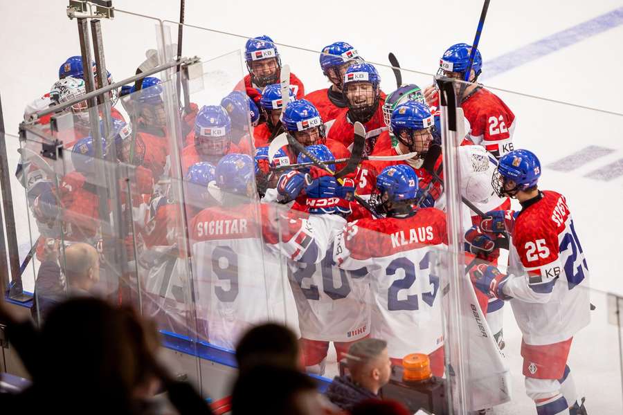 Čeští hokejisté do 18 let porazili po USA i Švédsko. 