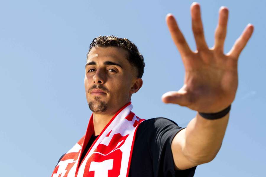 Miguel Morro oficializado no Leixões