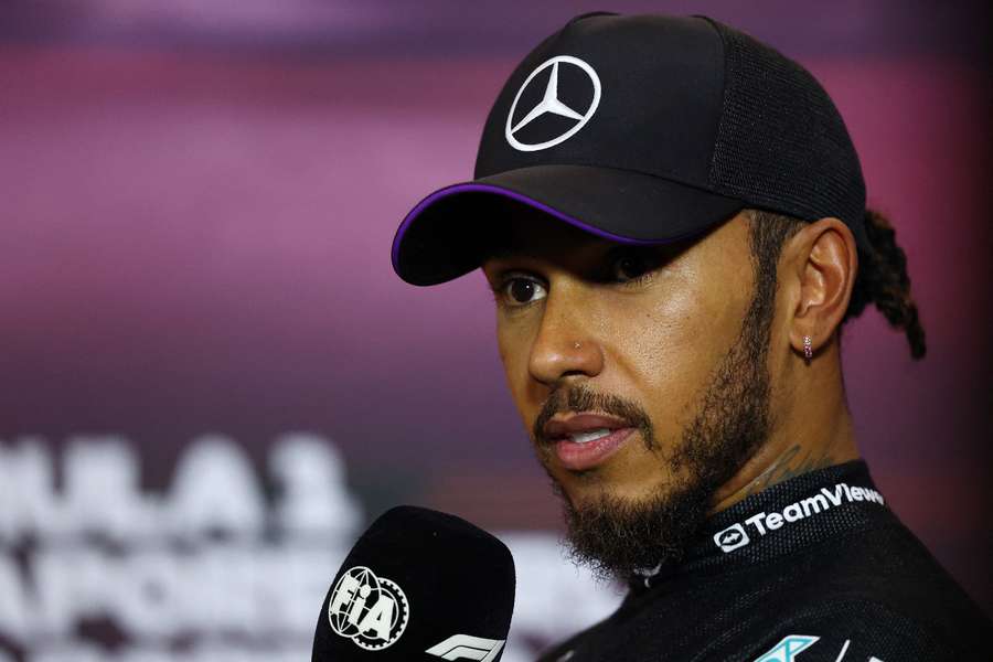 Lewis Hamilton vai trocar a Mercedes pela Ferrari na próxima época