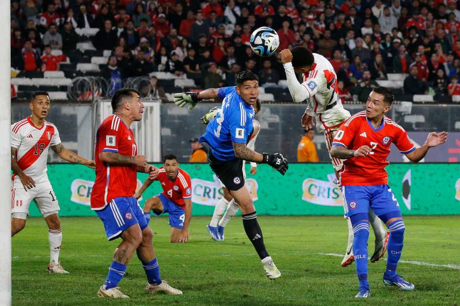 Perú inicia un período de transición hacia una nueva era en su fútbol