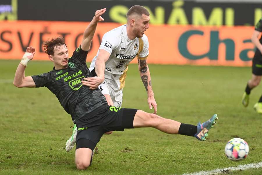 Hradec uhrál s Jabloncem remízu 1:1.