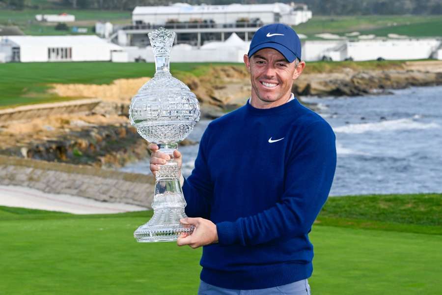Rory McIlroy ovládl turnaj v Pebble Beach.