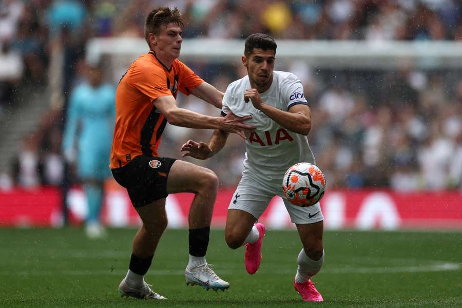 Manor Solomon ao serviço do Tottenham