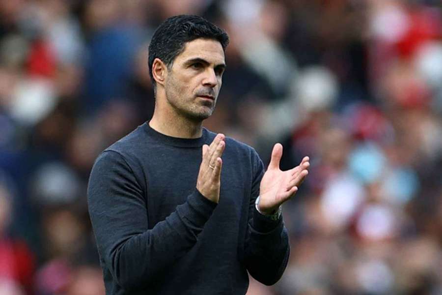 Mikel Arteta applauds supporters after Arsenal come from behind to beat Leeds