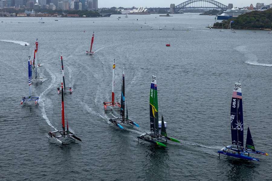 Carolina João e Diogo Costa sobem a 17.º no Mundial 470 de vela