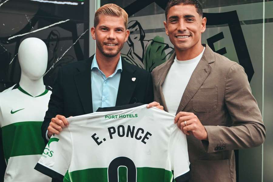 Ezequiel Ponce, en su presentación como jugador del Elche Ezequiel Ponce, en su presentación como jugador del Elche