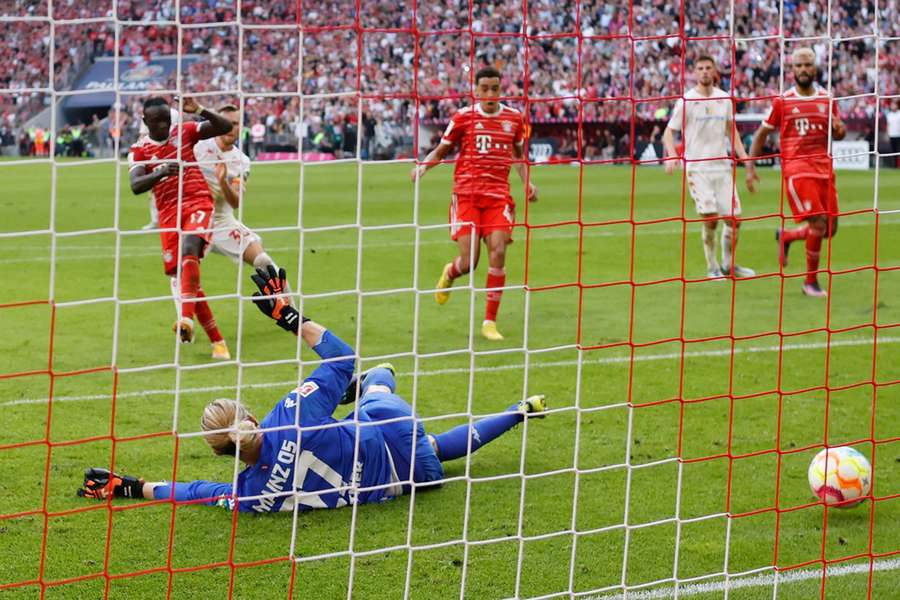 Bayern reclaim top spot as Musiala and Mane shine