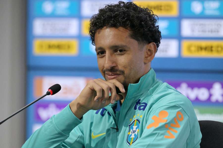 Marquinhos comparece en rueda de prensa.