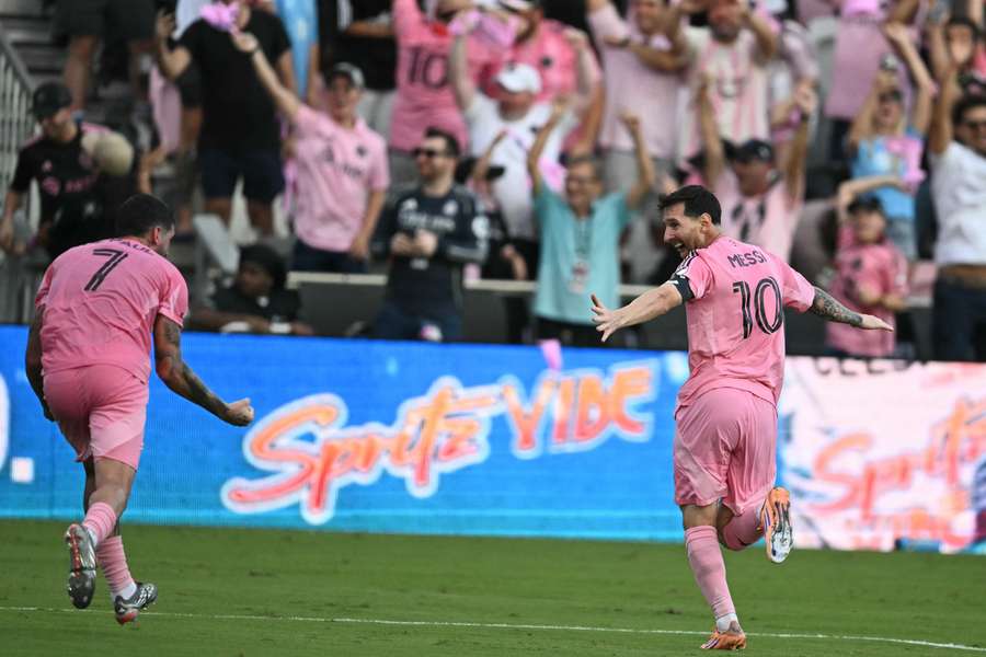 Messi celebra un gol Messi celebra un gol