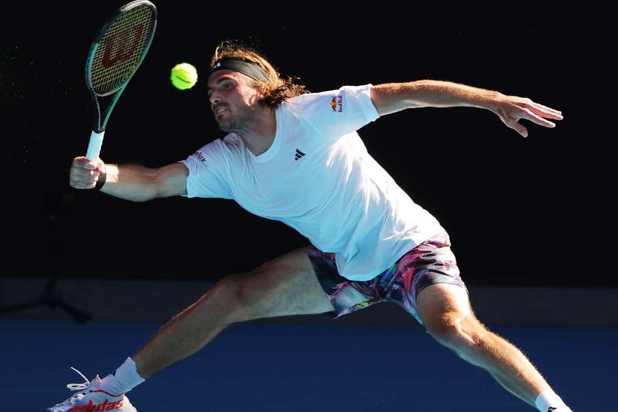 Tsitsipas verslaat Khachanov en bereikt tweede grandslamfinale in carrière