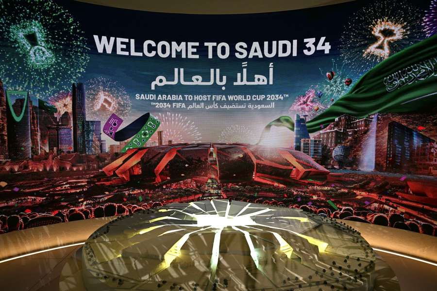 Saudi-Arabien wird die WM 2034 austragen. Saudi-Arabien wird die WM 2034 austragen.