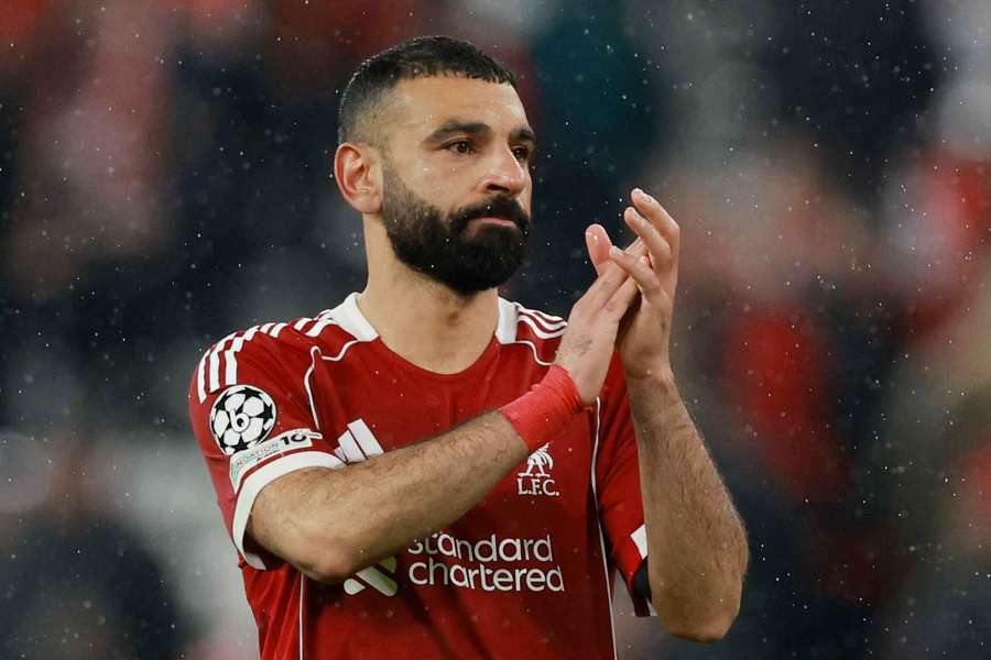 Carragher zaskoczony wystawieniem Salaha przez Slota: Czy to dlatego, że ogłosił, że odchodzi? Carragher zaskoczony wystawieniem Salaha przez Slota: Czy to dlatego, że ogłosił, że odchodzi?