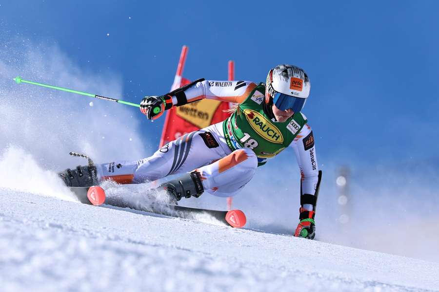 Petra Vlhová sa po zranení vrátila do Svetového pohára. Petra Vlhová sa po zranení vrátila do Svetového pohára.