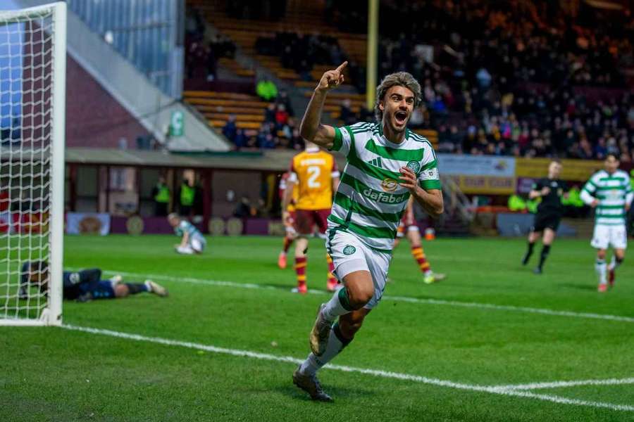 Jota comemora o golo marcado contra o Motherwell este domingo
