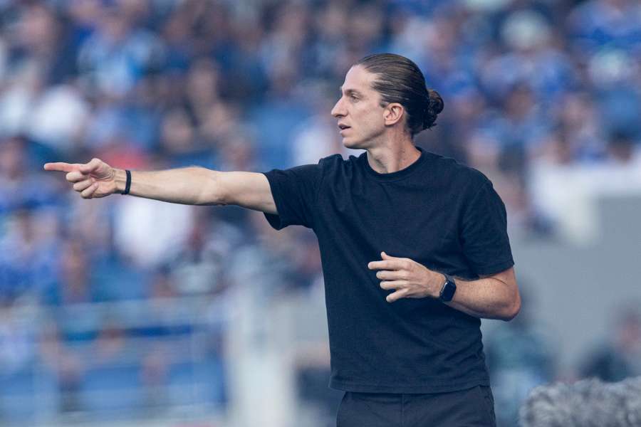 Filipe Luis. Filipe Luis.