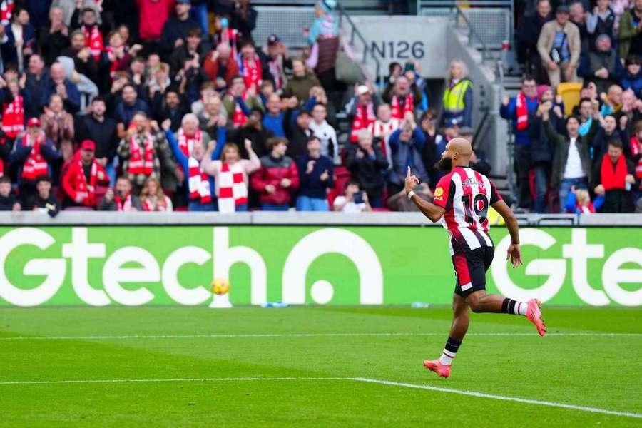 Brentford stage sensational comeback against 10-man Ipswich