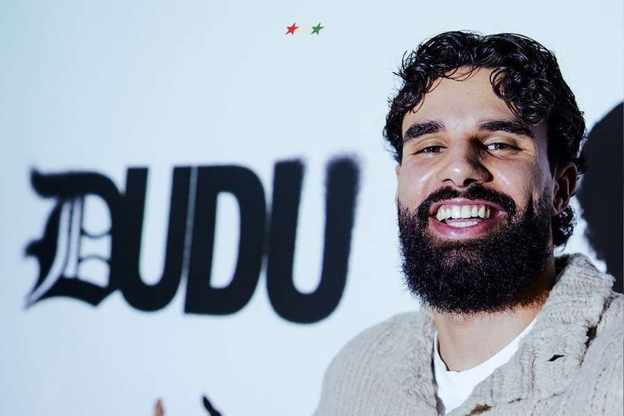 Dudu assina pelo Estrela da Amadora Dudu assina pelo Estrela da Amadora