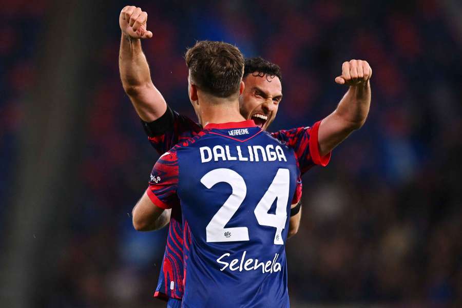 Lykogiannis abraza a Dallinga