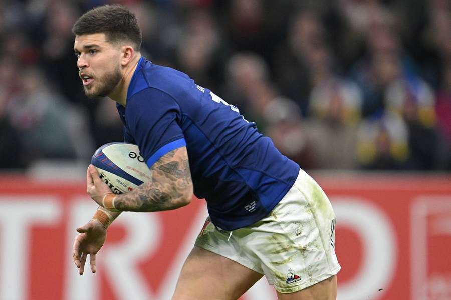 Jalibert, aligné à l'ouverture samedi contre l'Angleterre en l'absence de Ntamack, a l'occasion de renouer le fil de son histoire en Bleu.