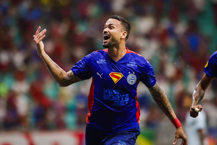 Willian José foi o destaque da partida com um gol e uma assistência