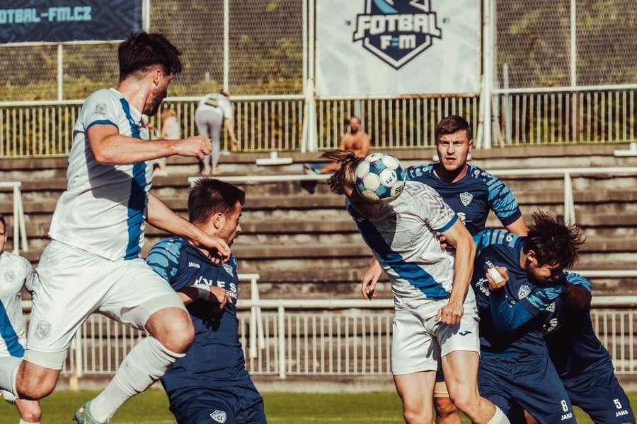 Divočina v MSFL! Dvě červené během chvíle, mohlo za to koleno do zad i úder hlavou Divočina v MSFL! Dvě červené během chvíle, mohlo za to koleno do zad i úder hlavou