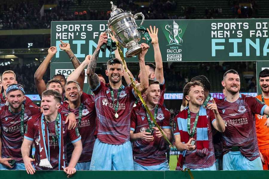 El Drogheda ganando la Copa