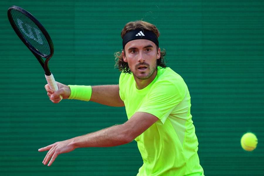 Le tenant du titre Tsitsipas passe aisément en quarts de finale à Monte-Carlo