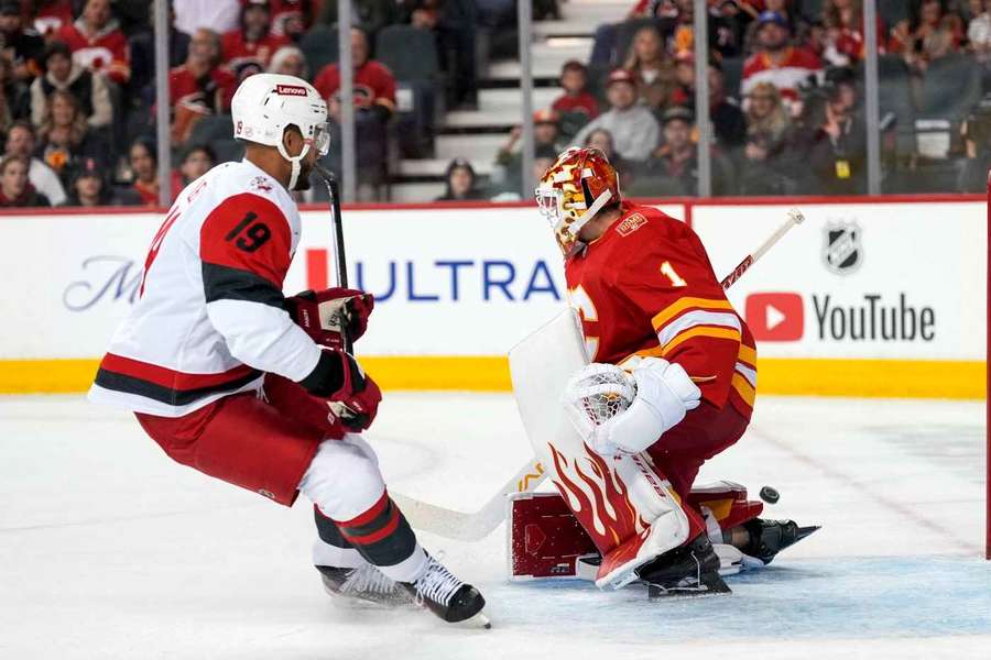 Sensacja w NHL. Carolina Hurricanes przegrali z outsiderem po siedmiu zwycięstwach z rzędu Sensacja w NHL. Carolina Hurricanes przegrali z outsiderem po siedmiu zwycięstwach z rzędu