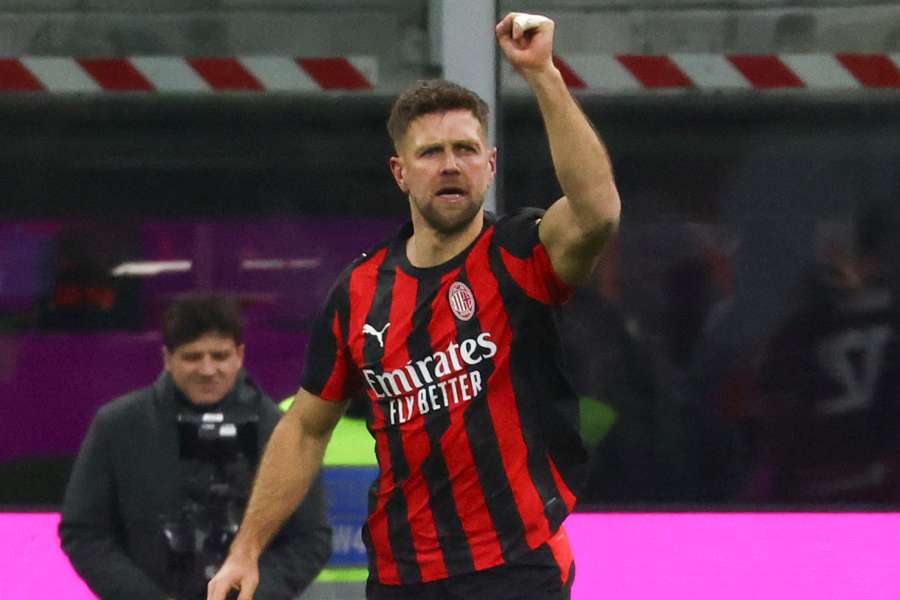 Füllkrug beim Jubel über sein erstes Tor im Trikot der Rossoneri