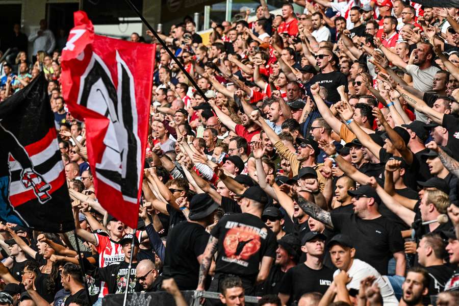 PSV-supporters vechten reisverbod voor Parijs aan