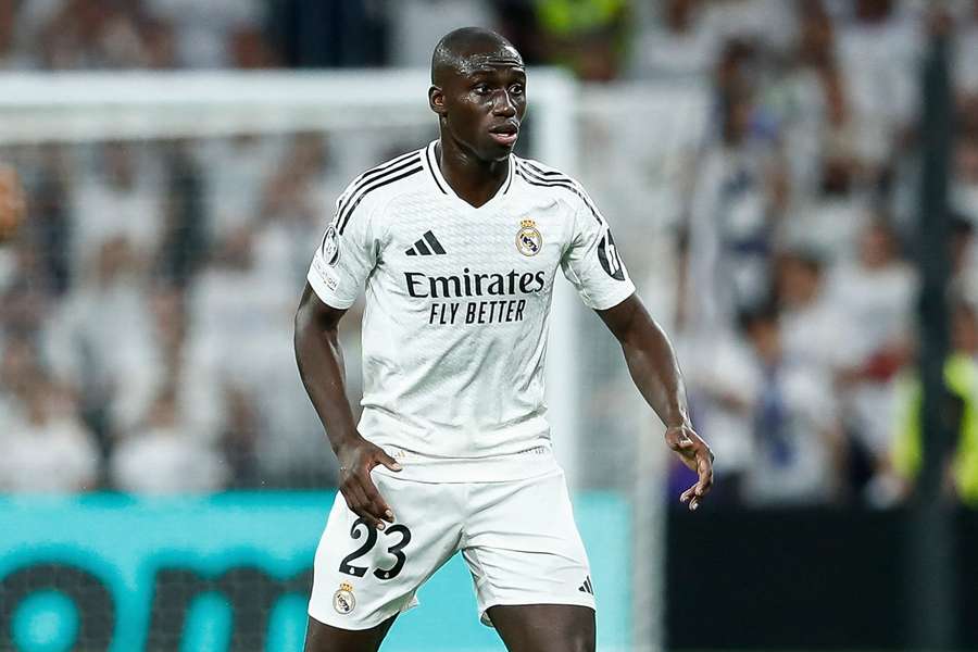 Mendy ficará no Real Madrid por mais 3 anos