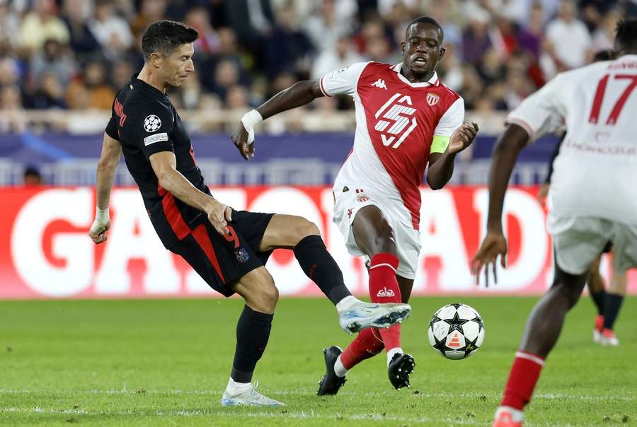 Denis Zakaria contre le Barça