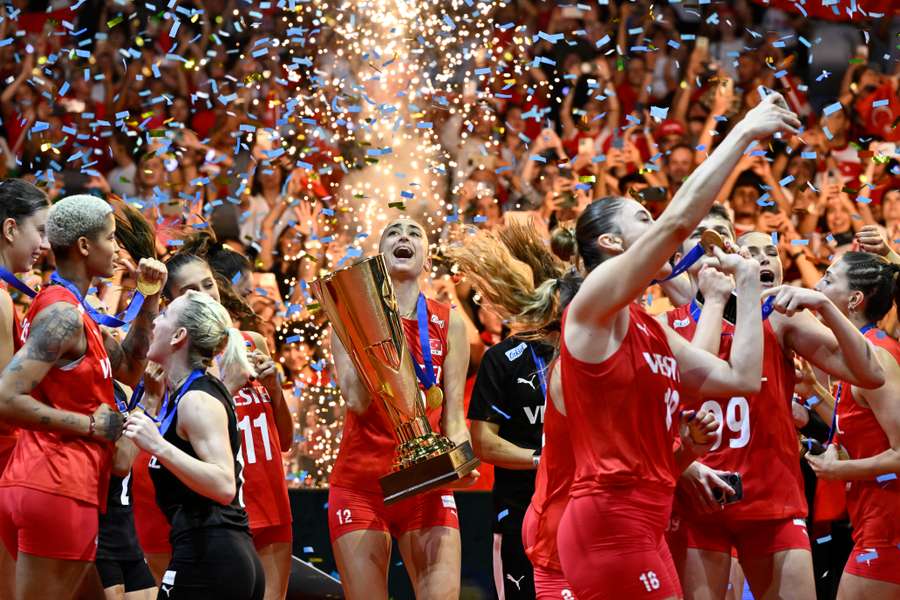 Europei donne: 3-2 alla Serbia, Turchia campione continentale