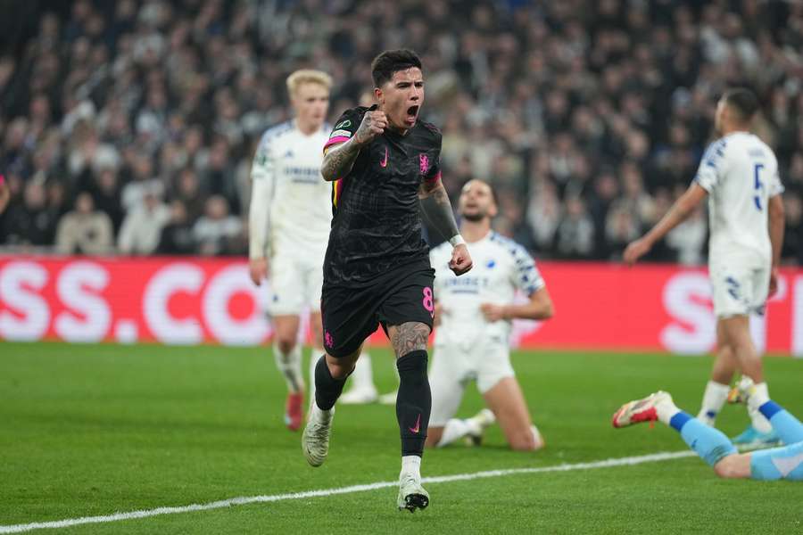 Enzo Fernández fez o segundo golo do Chelsea