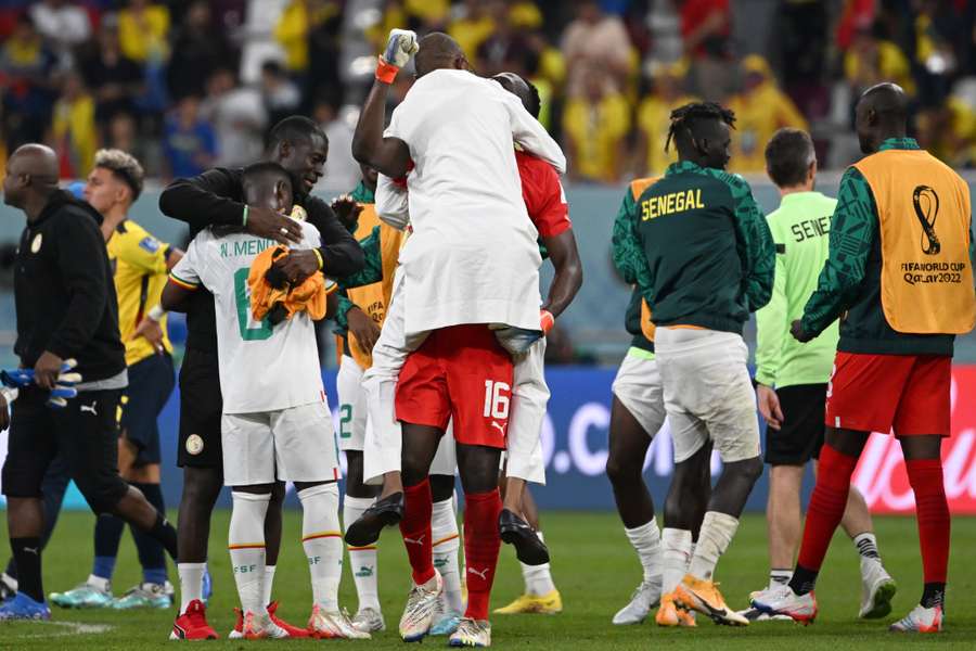 Slick Senegal send Ecuador crashing out of World Cup