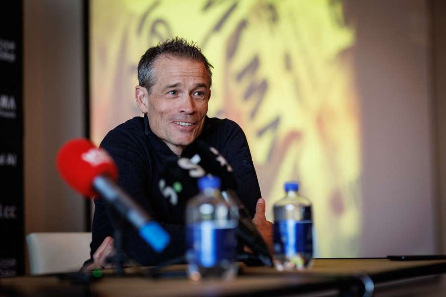 Niermann face à la presse en février 2026. Niermann face à la presse en février 2026.
