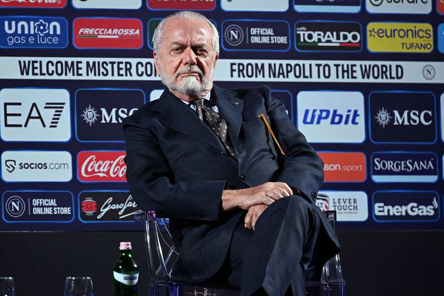 Aurelio De Laurentiis durante una conferenza stampa 