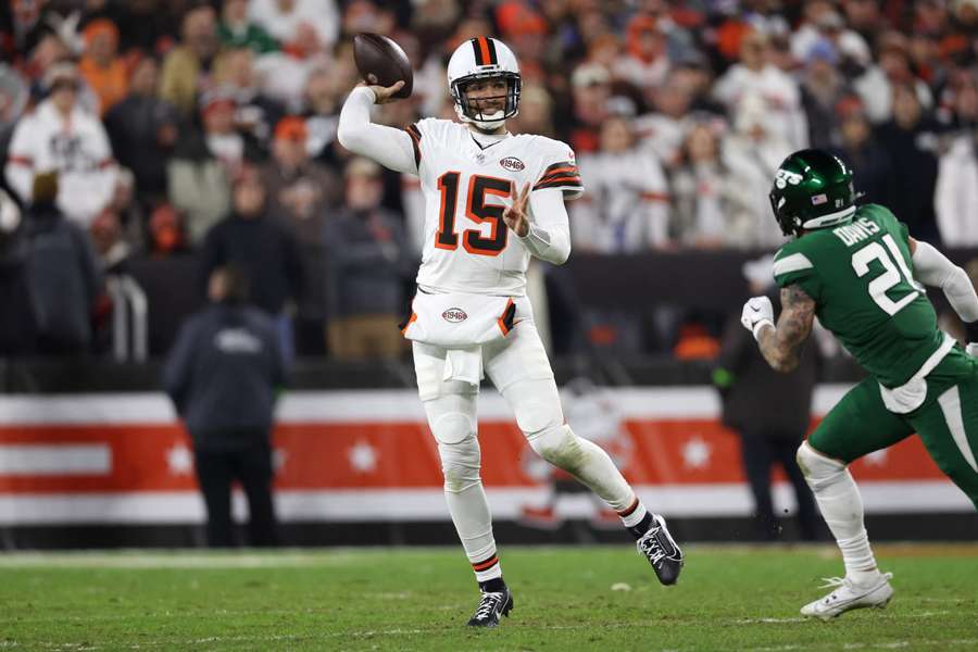 Cleveland quarterback Joe Flacco unleashes a pass in the Browns' NFL victory over the New York Jets