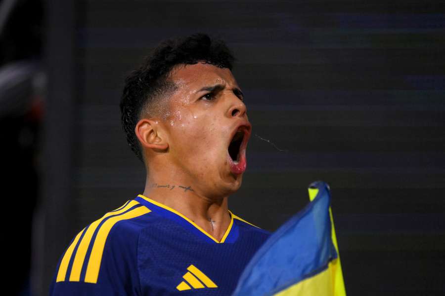 Flores, de 19 anos, vem sendo um dos destaques do Boca Flores, de 19 anos, vem sendo um dos destaques do Boca