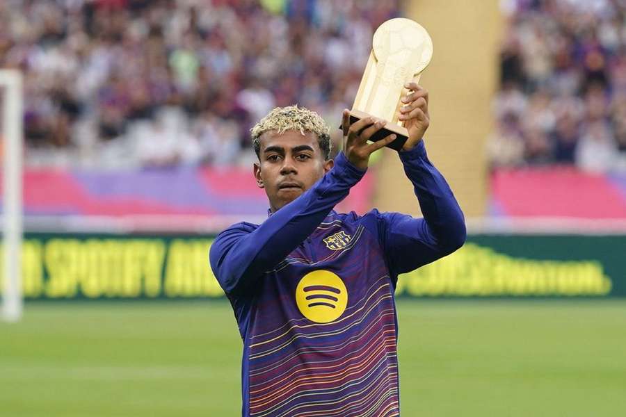 Spain coach De la Fuente declares Barcelona whiz Yamal "can define an era" Spain coach De la Fuente declares Barcelona whiz Yamal "can define an era"