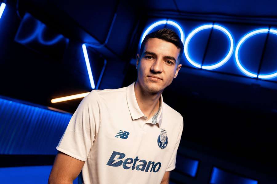 Kiwior reforçou o FC Porto no último dia do mercado