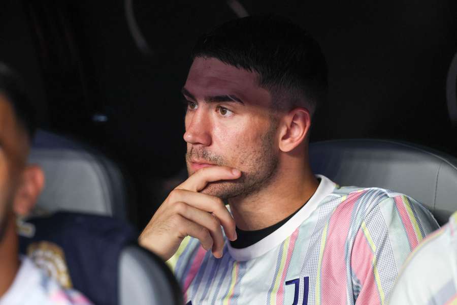 Dusan Vlahovic in panchina durante Real Madrid-Juventus