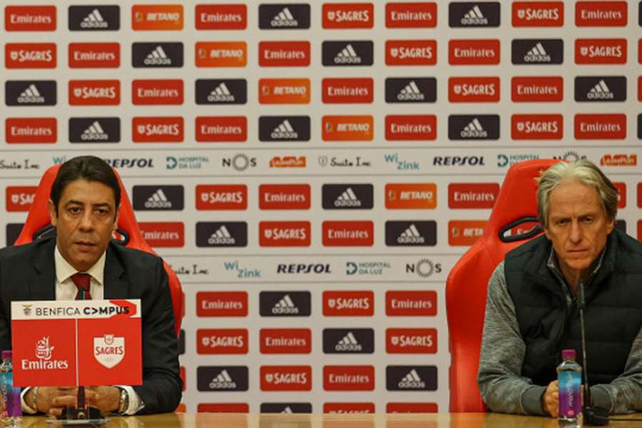 Rui Costa anunciou saída de Jorge Jesus, em conferência de imprensa, a 28 de dezembro de 2021