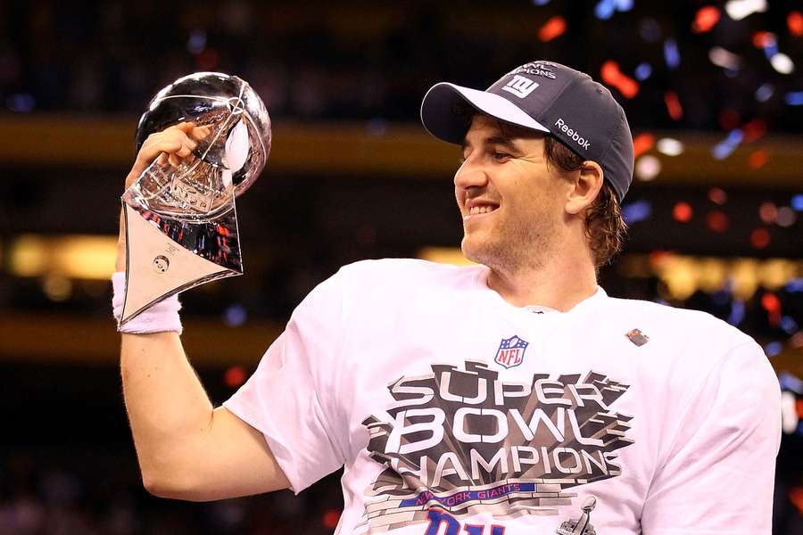Eli Manning venceu Tom Brady duas vezes no Super Bowl