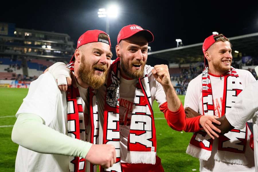 Brankář Slavie Jindřich Staněk.