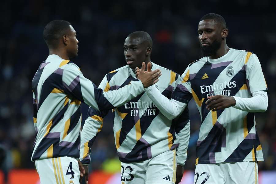 Marodi Realu. Na snímke zľava David Alaba, Ferland Mendy a Antonio Rüdiger.