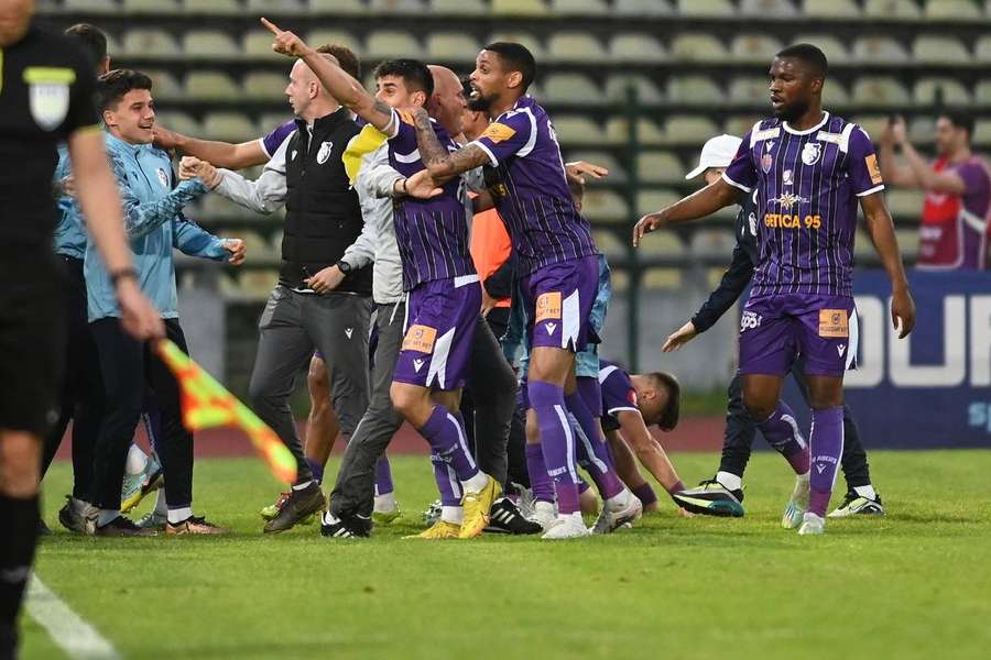 FC Argeș a scăpat de retrogradarea directă după victoria cu Petrolul