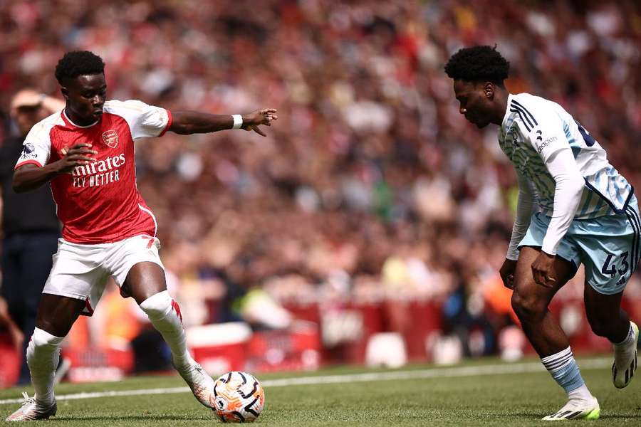 Saka foi um dos destaques do Arsenal